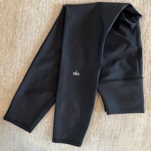 alo black 7/8 airlift leggings